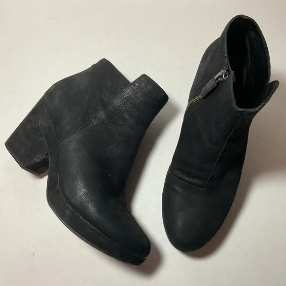 Eileen Fisher Black Leather Booties - Picture 4 of 14